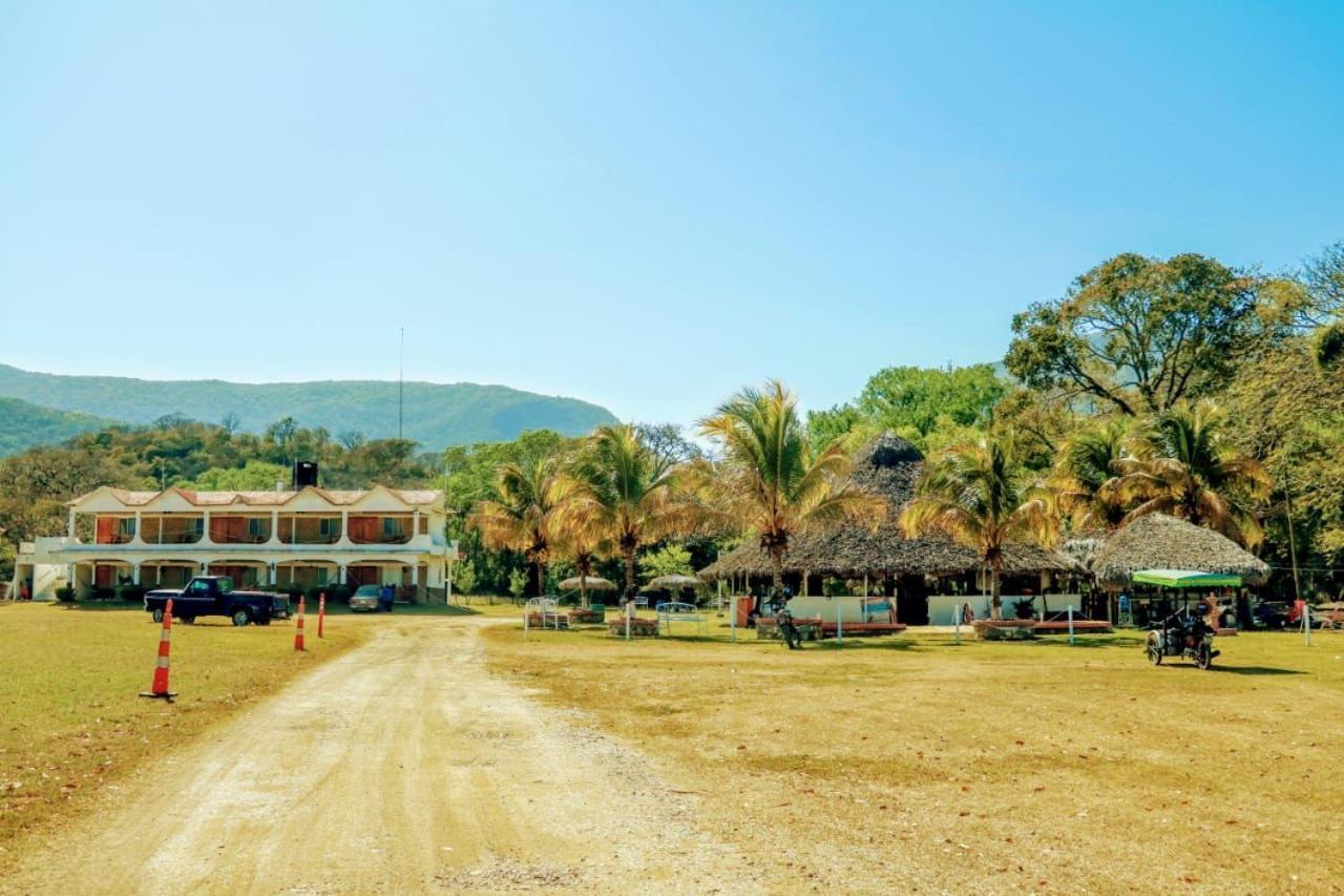Hotel Y Restaurante El Texano Tamasopo Luaran gambar